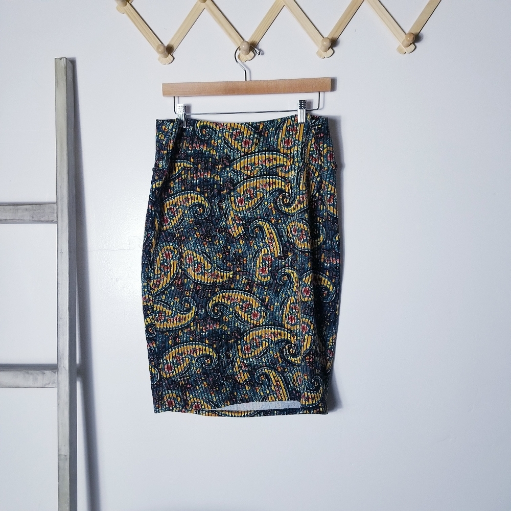 LULAROE CASSIE PENCIL SKIRT SIZE LARGE